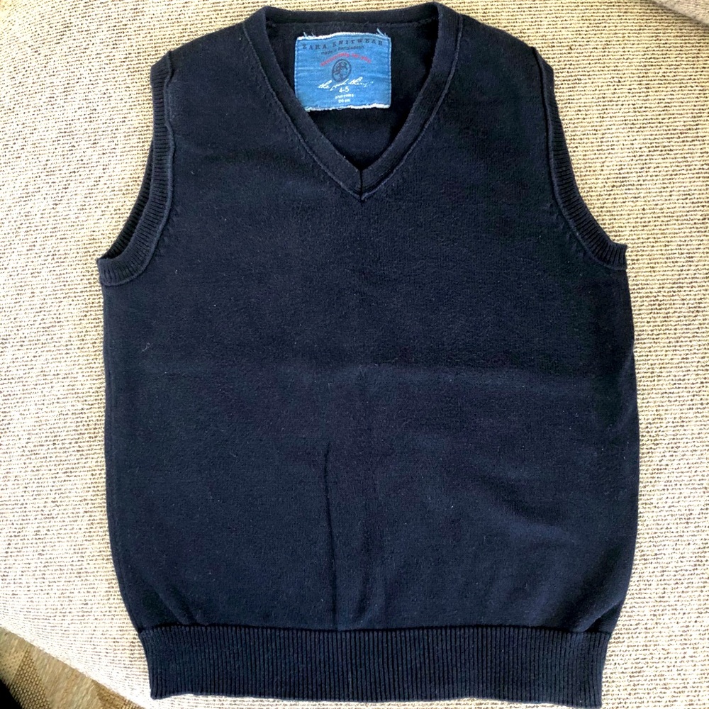 Zara Knitwear no sleeve navy sweater size 4-5 yrs